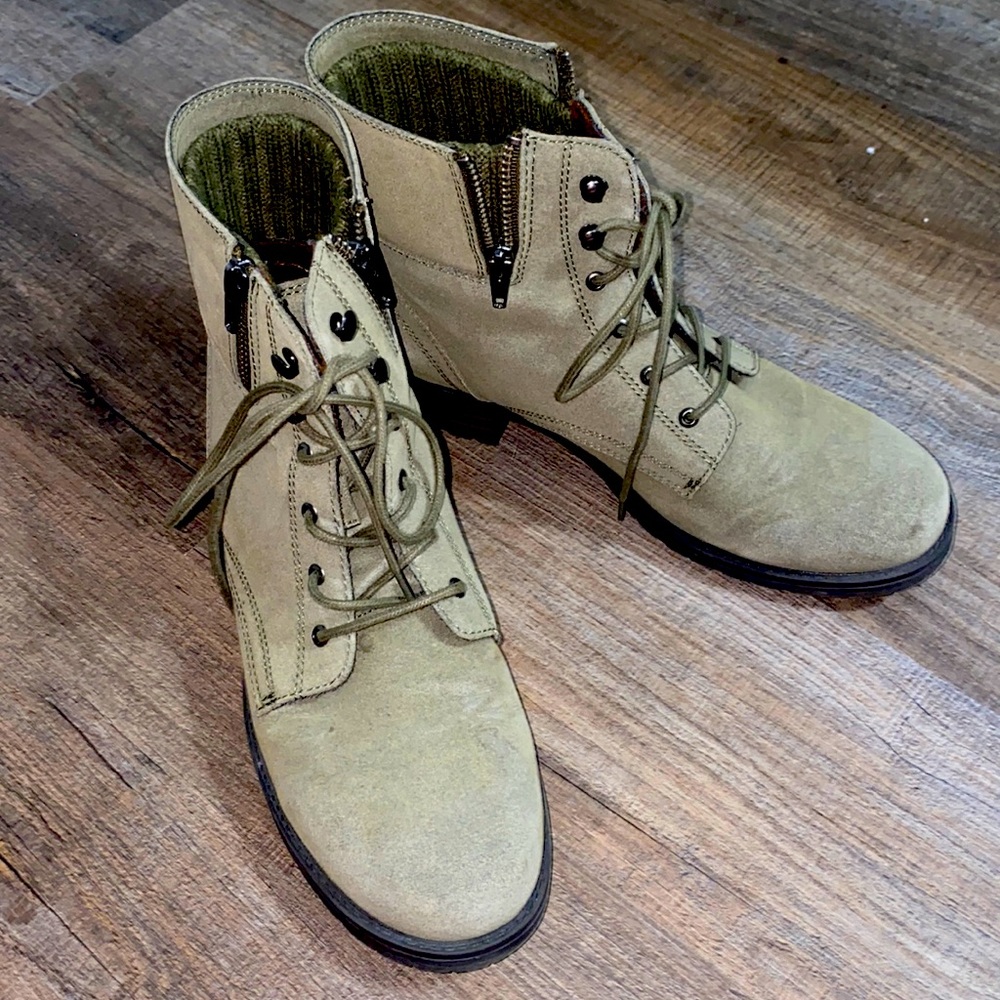 Warm casual boots!